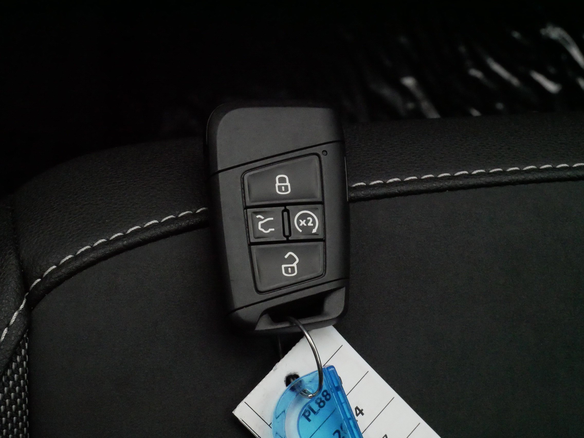 Used 2024 Volkswagen Taos SE w/ Panoramic Sunroof Package AWD/4WD image 31