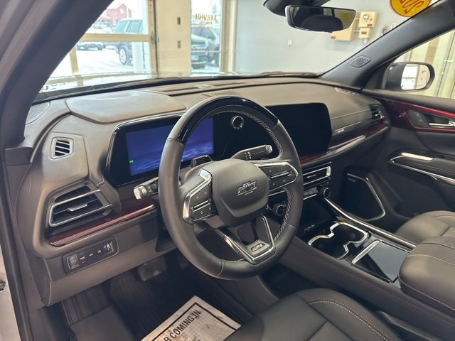 Used 2025 Chevrolet Traverse Z71 image 24