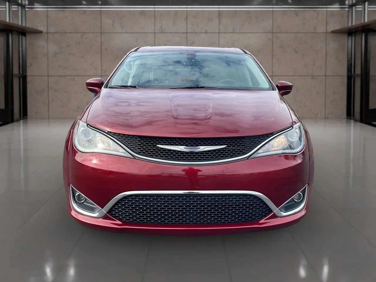 Used 2019 Chrysler Pacifica Touring Plus w/ Tire & Wheel Group image 7