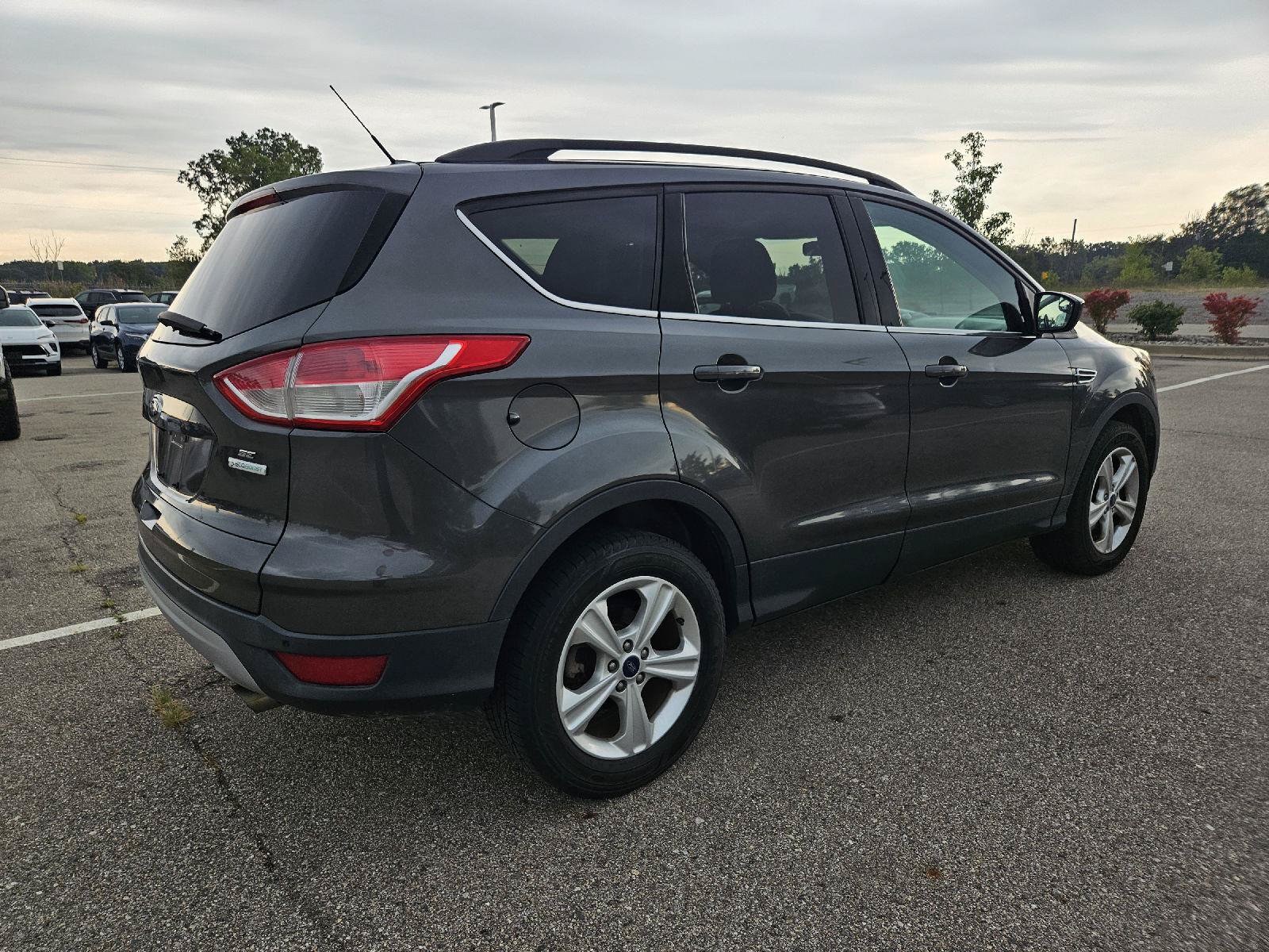 Used 2016 Ford Escape SE w/ Equipment Group 201A FWD image 7