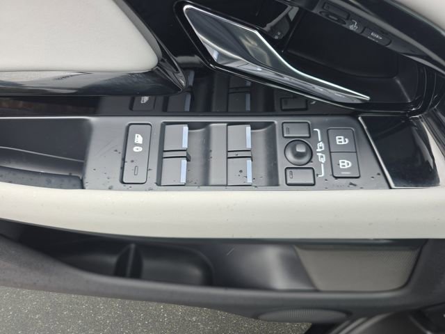 Certified 2025 Land Rover Range Rover Evoque Dynamic SE AWD/4WD image 30