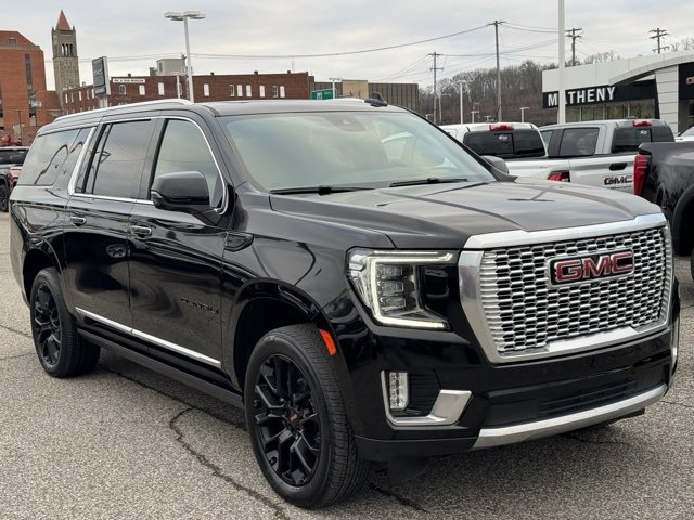 Used 2023 GMC Yukon XL Denali w/ Max Trailering Package image 7