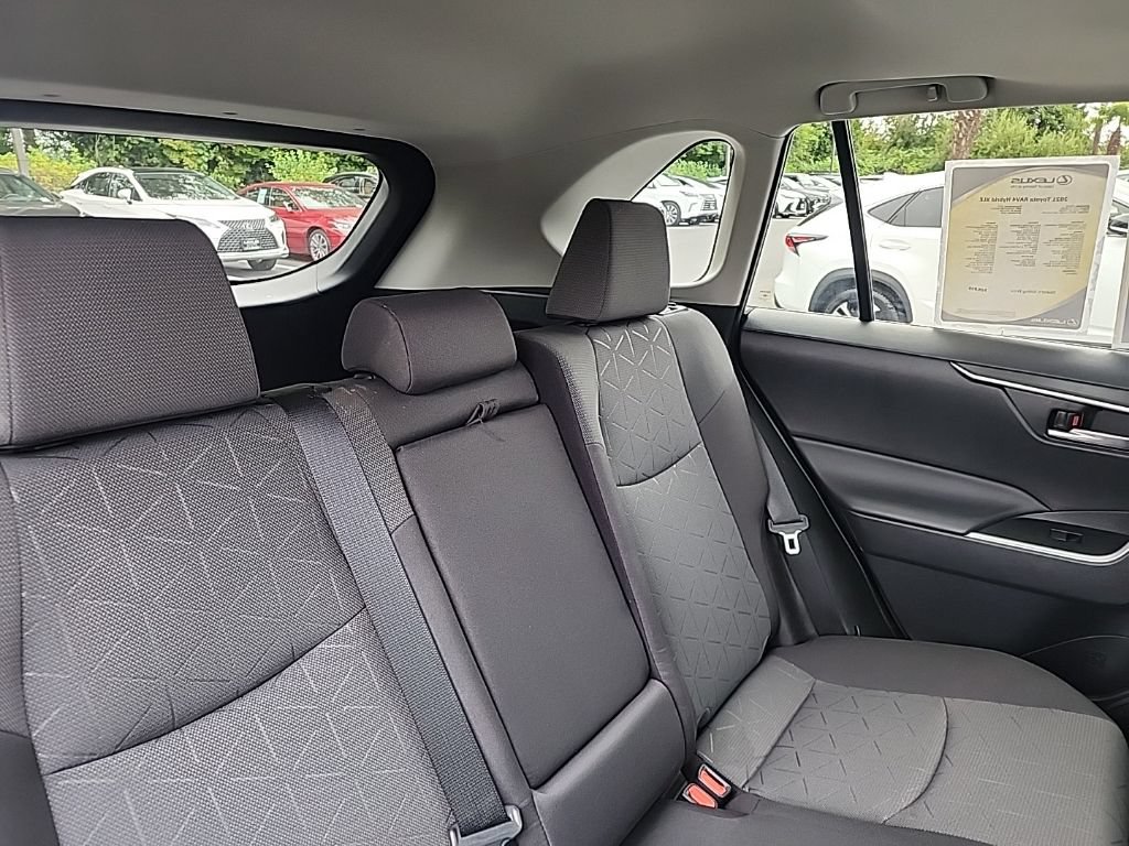 Used 2021 Toyota RAV4 XLE w/ Convenience Package AWD/4WD image 18