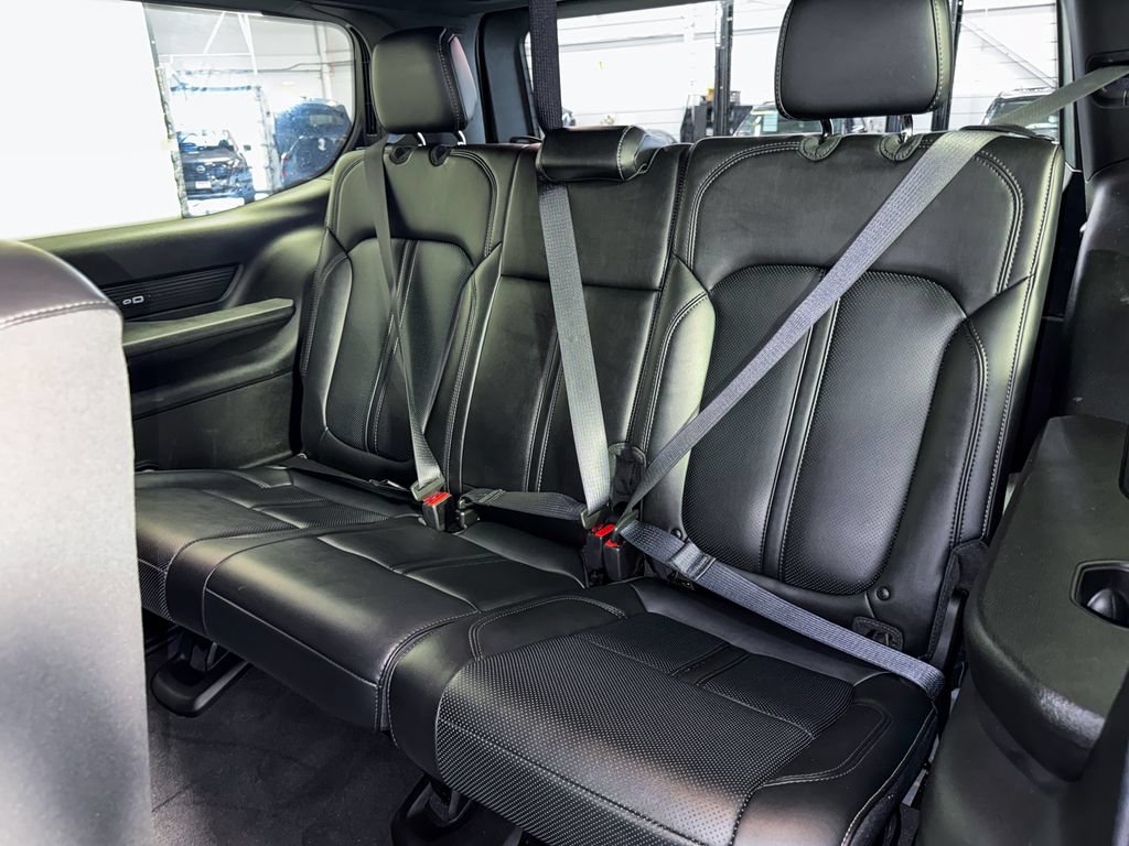 Used 2022 Jeep Wagoneer Series III AWD/4WD image 39