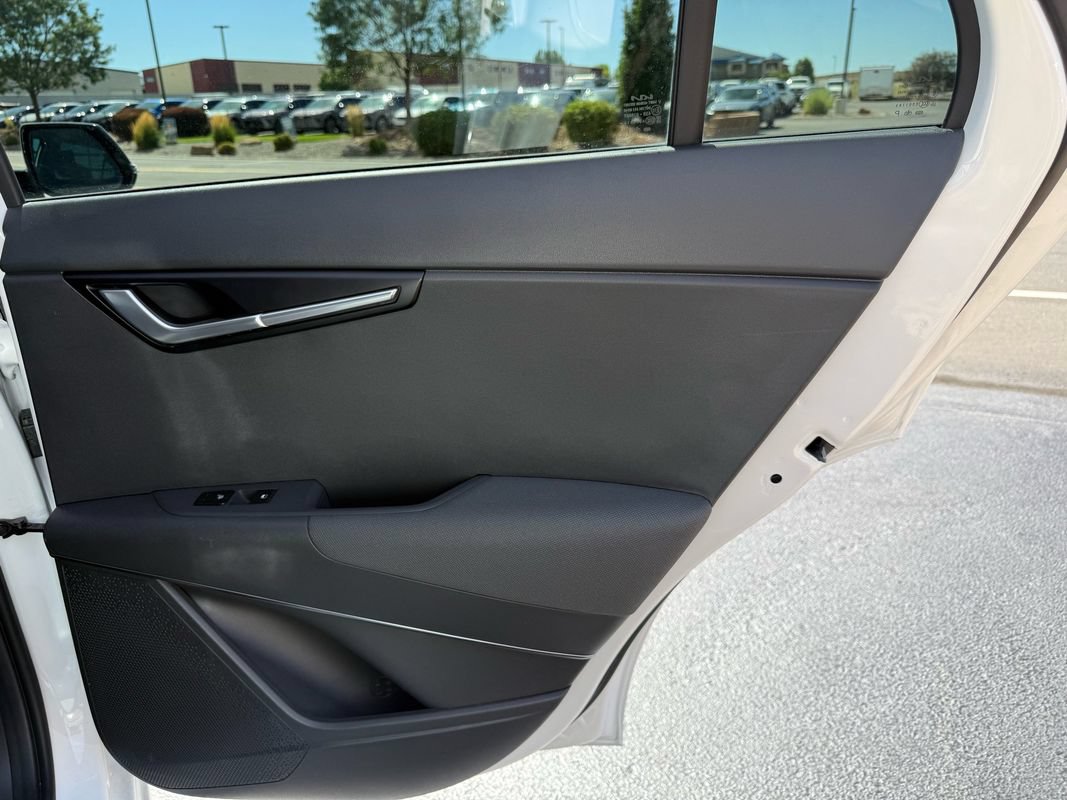 Used 2023 Kia Niro Wind w/ Wind Preserve Package FWD image 40