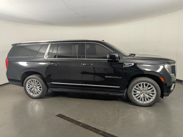 Used 2023 GMC Yukon XL Denali image 24