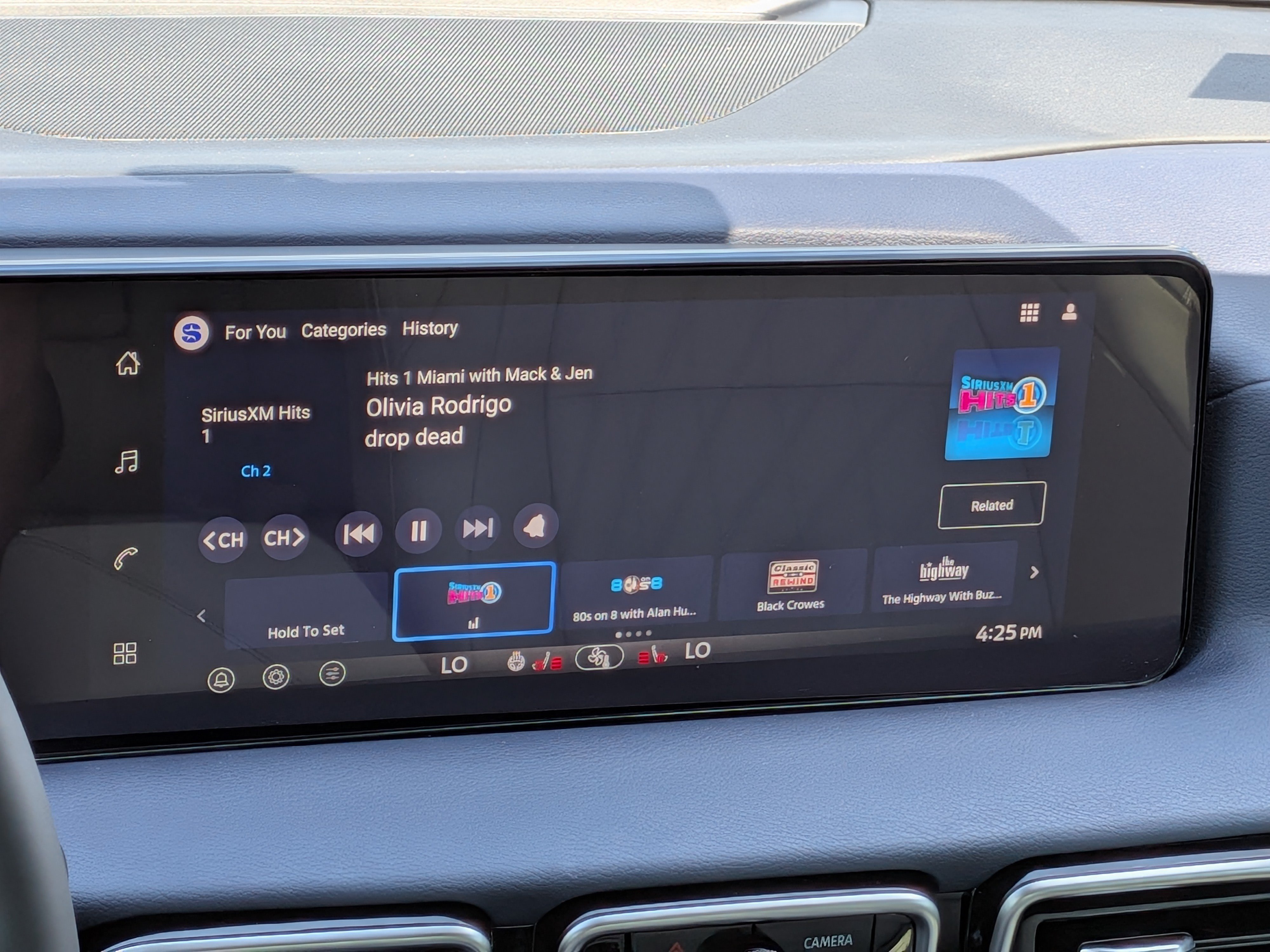 New 2026 Nissan Sentra SL w/ Floor Mat Package FWD image 17