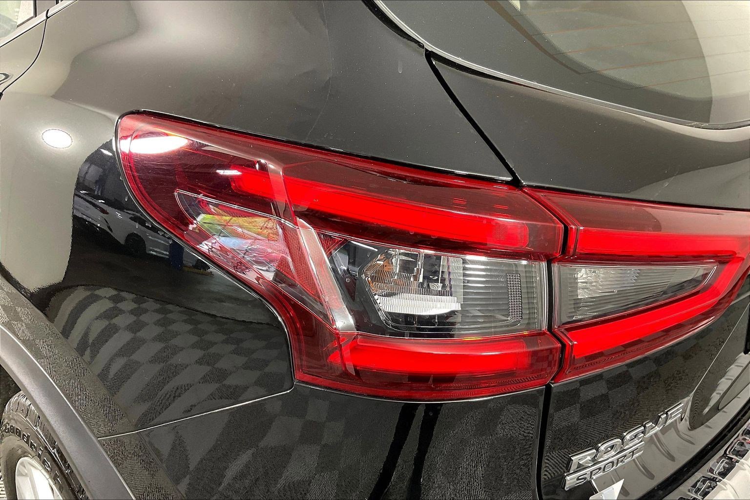 Used 2021 Nissan Rogue Sport SV AWD/4WD image 23