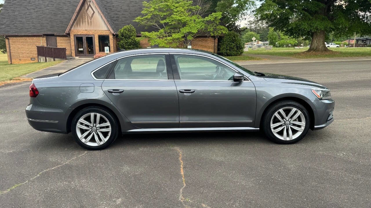 Used 2017 Volkswagen Passat 1.8T SEL Premium FWD image 9