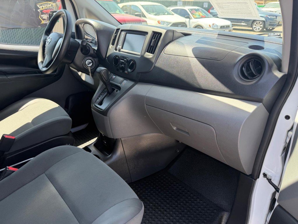 Used 2020 Nissan NV200 S FWD image 29