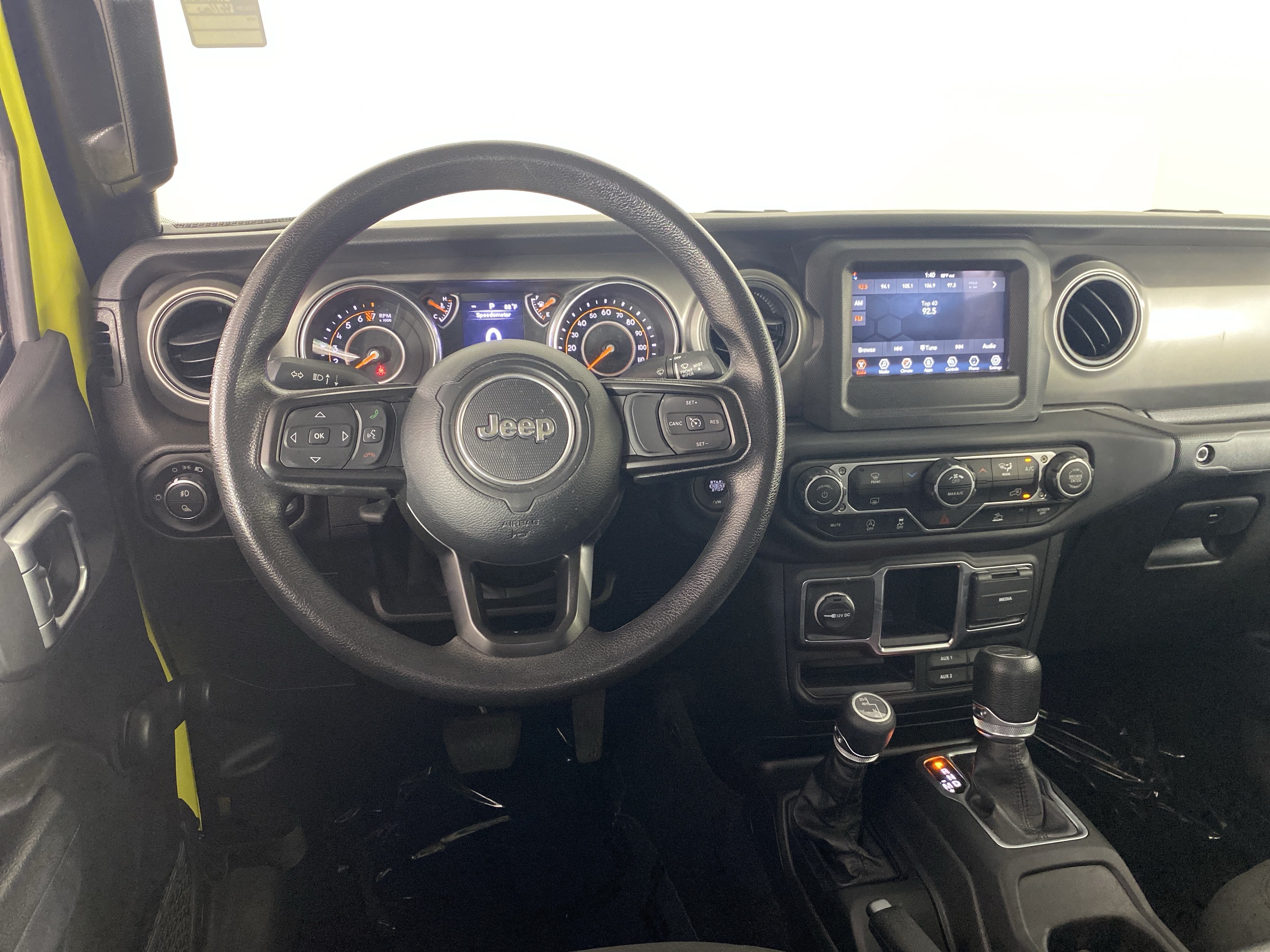 Used 2023 Jeep Gladiator Sport w/ Off Road Group AWD/4WD image 18