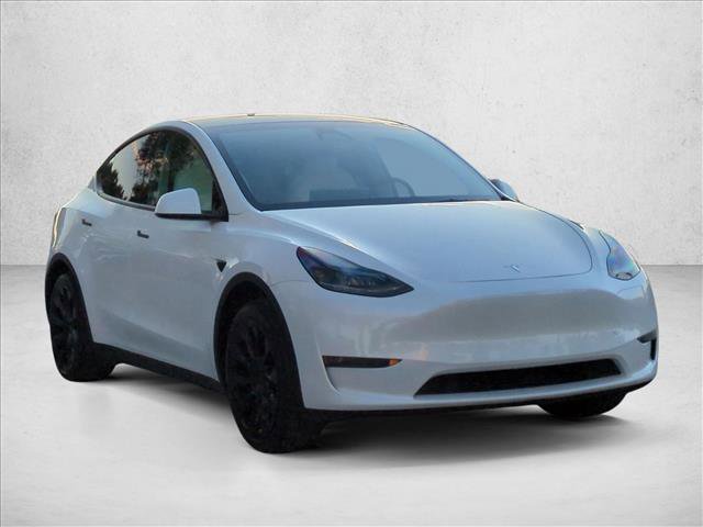 Used 2024 Tesla Model Y 2WD image 3