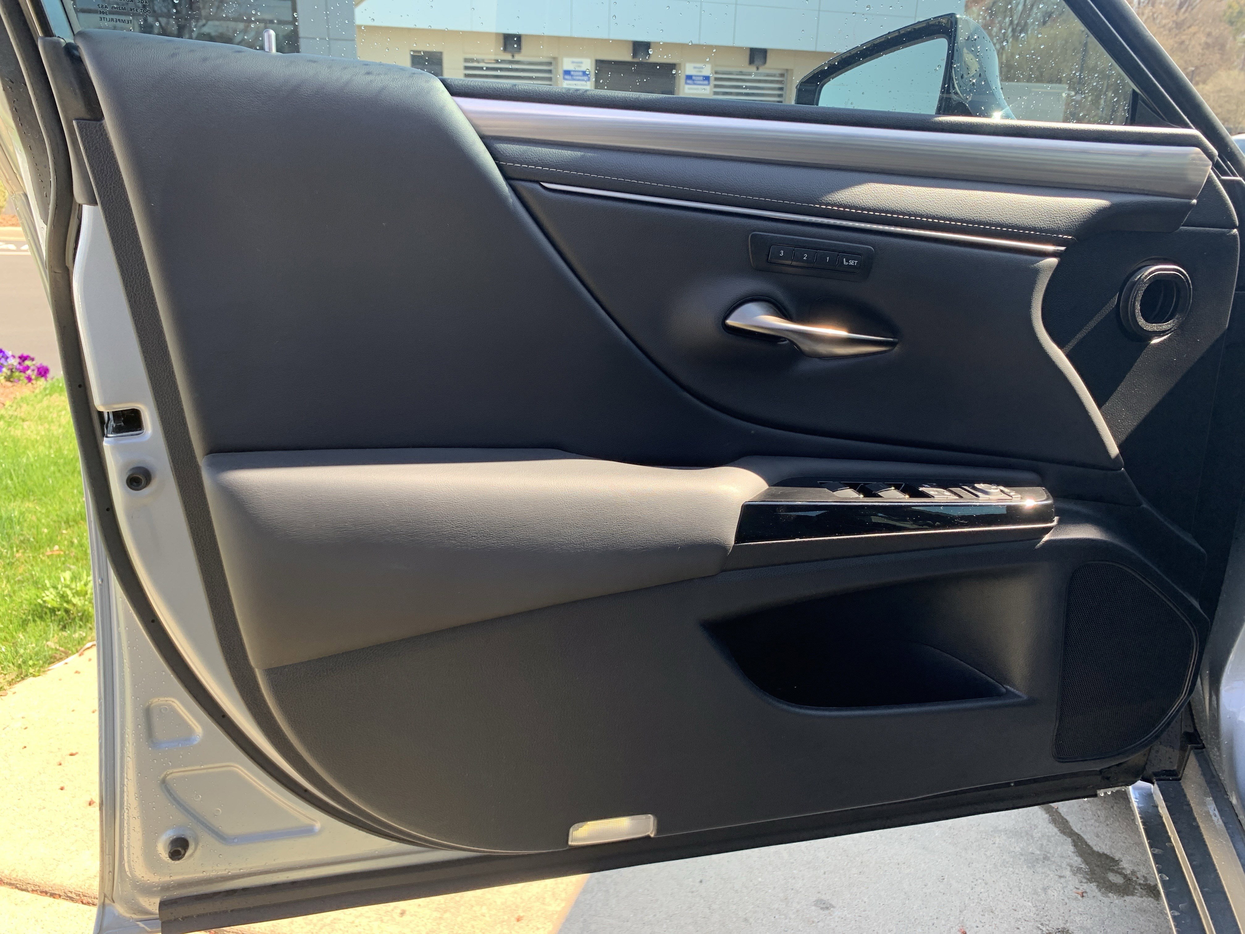 Certified 2023 Lexus ES 350 F Sport w/ Accessory Package (Z2) image 14