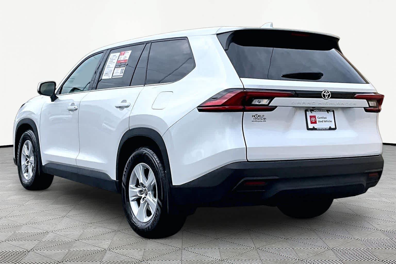 Certified 2025 Toyota Grand Highlander FWD image 12
