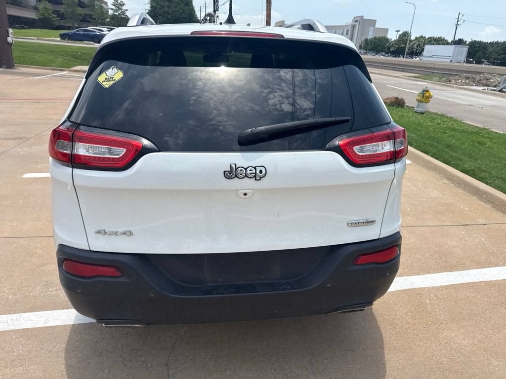 Used 2016 Jeep Cherokee Latitude w/ Safety/Convenience Group AWD/4WD image 10
