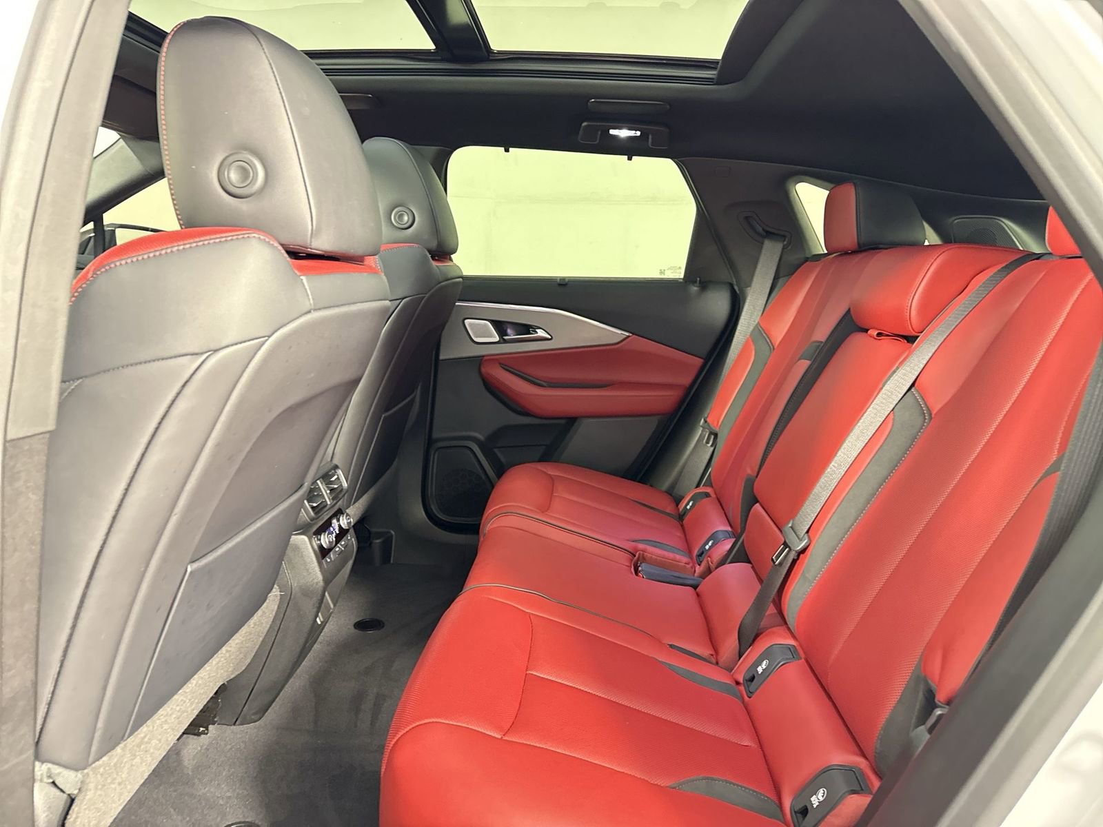 Used 2024 Acura ZDX Type S image 22