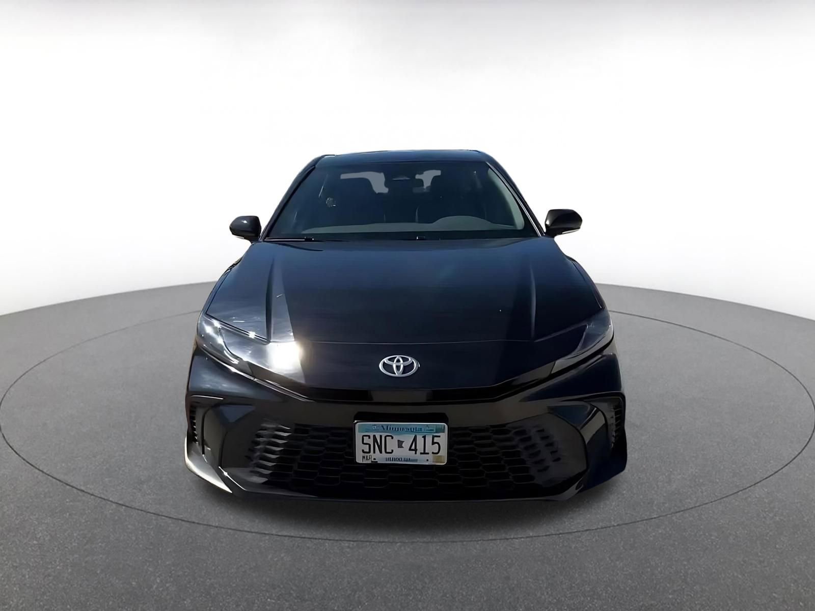 Used 2025 Toyota Camry SE FWD image 4