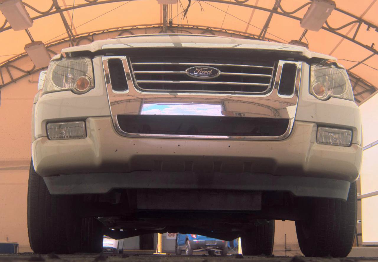 Used 2010 Ford Explorer Eddie Bauer RWD image 3