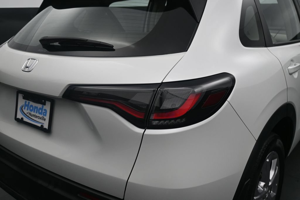 Used 2024 Honda HR-V LX image 10