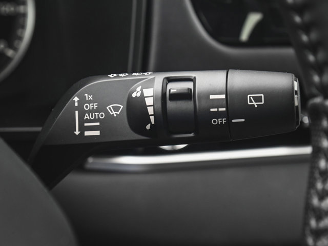 New 2025 Mitsubishi Outlander SE image 25