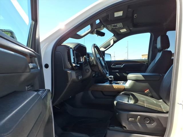 Used 2023 Chevrolet Silverado 1500 High Country w/ Technology Package AWD/4WD image 15