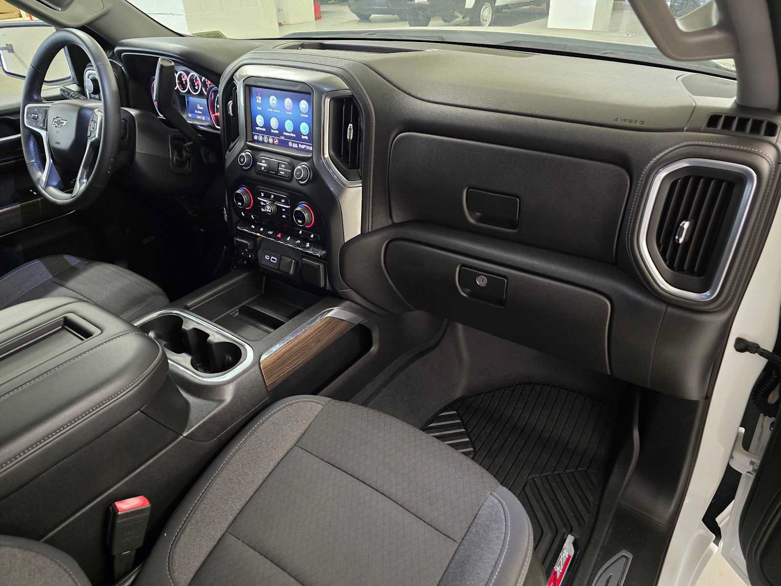 Used 2020 Chevrolet Silverado 1500 LT Trail Boss AWD/4WD image 9