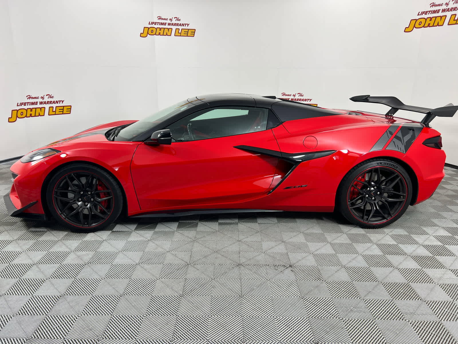 Used 2023 Chevrolet Corvette Z06 w/ Stealth Interior Trim Package image 2