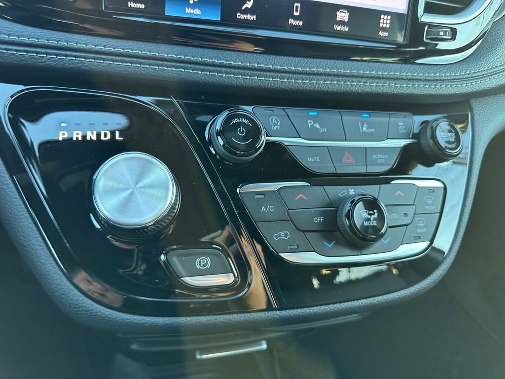 New 2026 Chrysler Pacifica Select image 20
