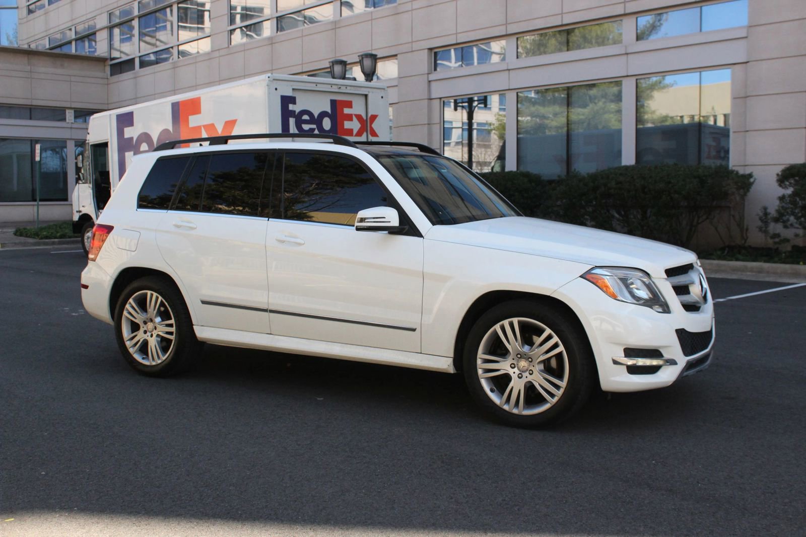 Used 2015 Mercedes-Benz GLK 350 4MATIC w/ Premium 1 Package image 2