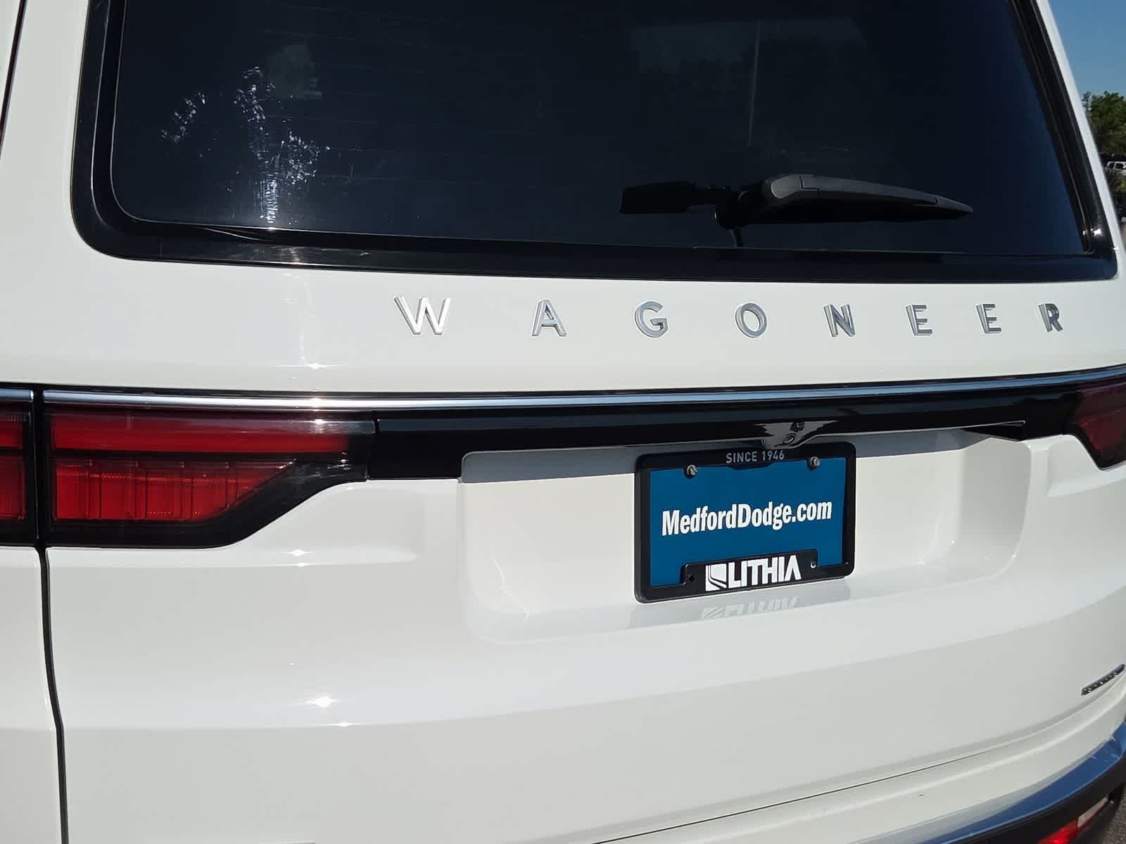 Used 2022 Jeep Wagoneer Series III AWD/4WD image 15