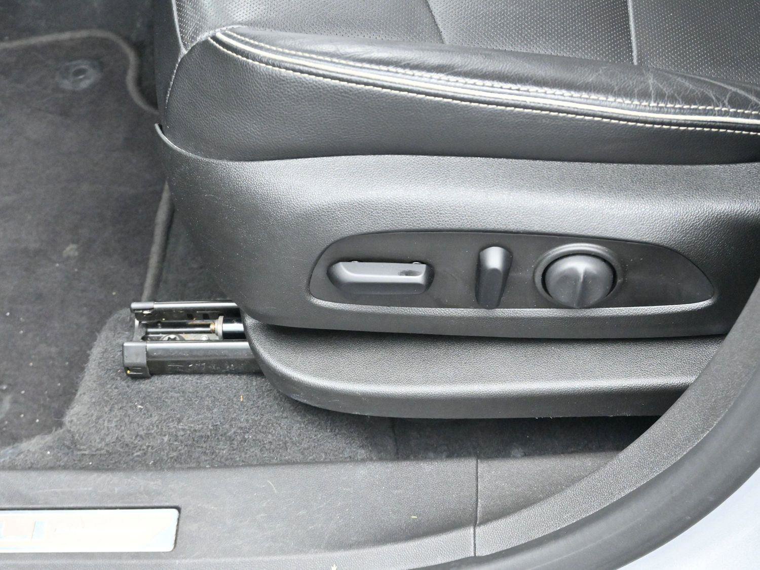 Used 2020 GMC Terrain Denali w/ Denali Premium Package image 16