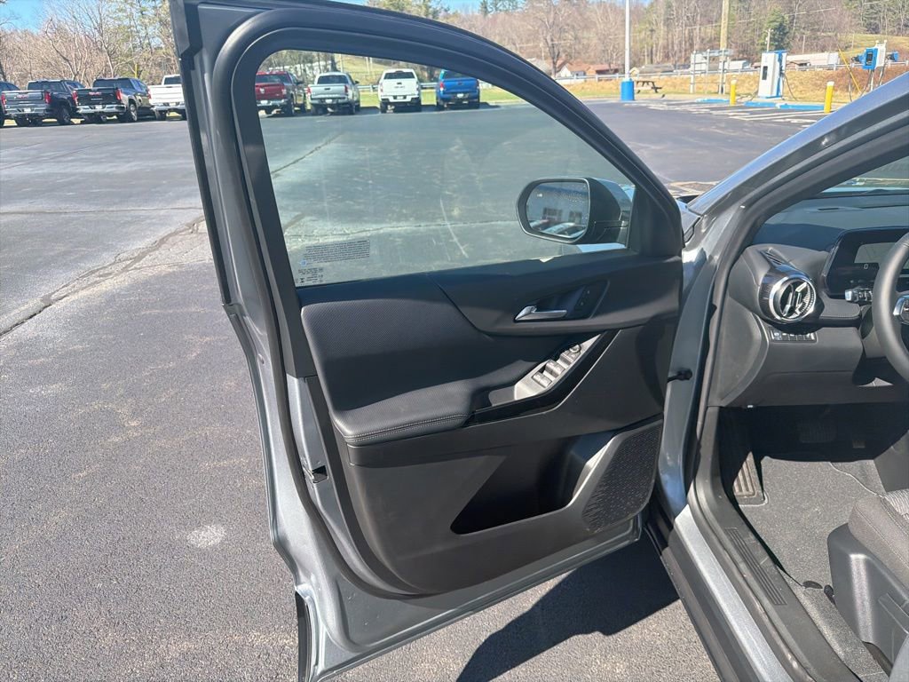 New 2026 Chevrolet Equinox LT w/ Safety and Technology Package image 11