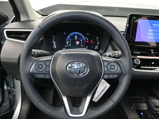 Used 2026 Toyota Corolla Cross LE w/ Moonroof Package image 5