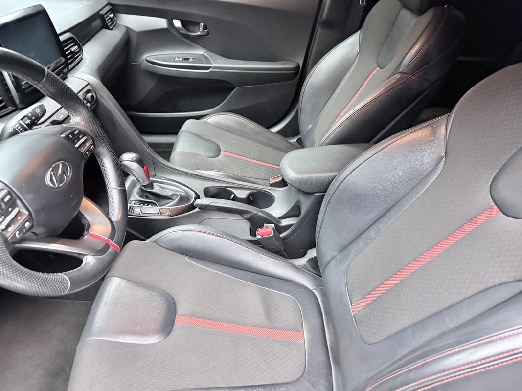 Used 2020 Hyundai Veloster Turbo FWD image 10