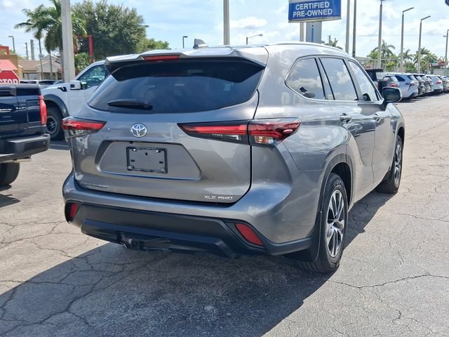 Used 2026 Toyota Highlander XLE AWD/4WD image 4