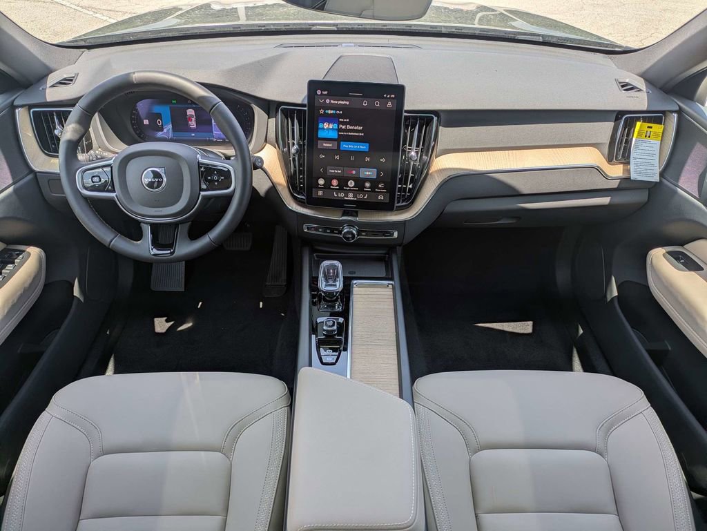 New 2026 Volvo XC60 B5 Core AWD/4WD image 17