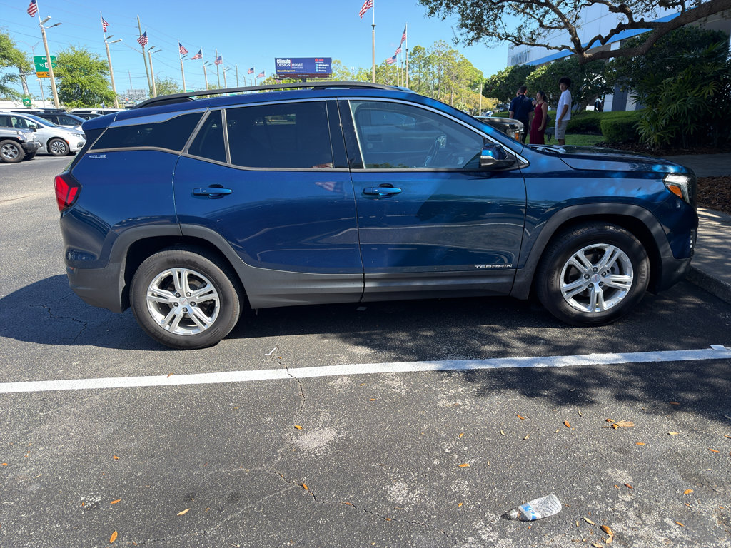 Used 2020 GMC Terrain SLE w/ Driver Convenience Package image 5