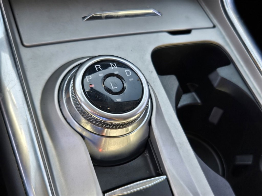 Used 2022 Ford Explorer XLT w/ Equipment Group 202A image 25