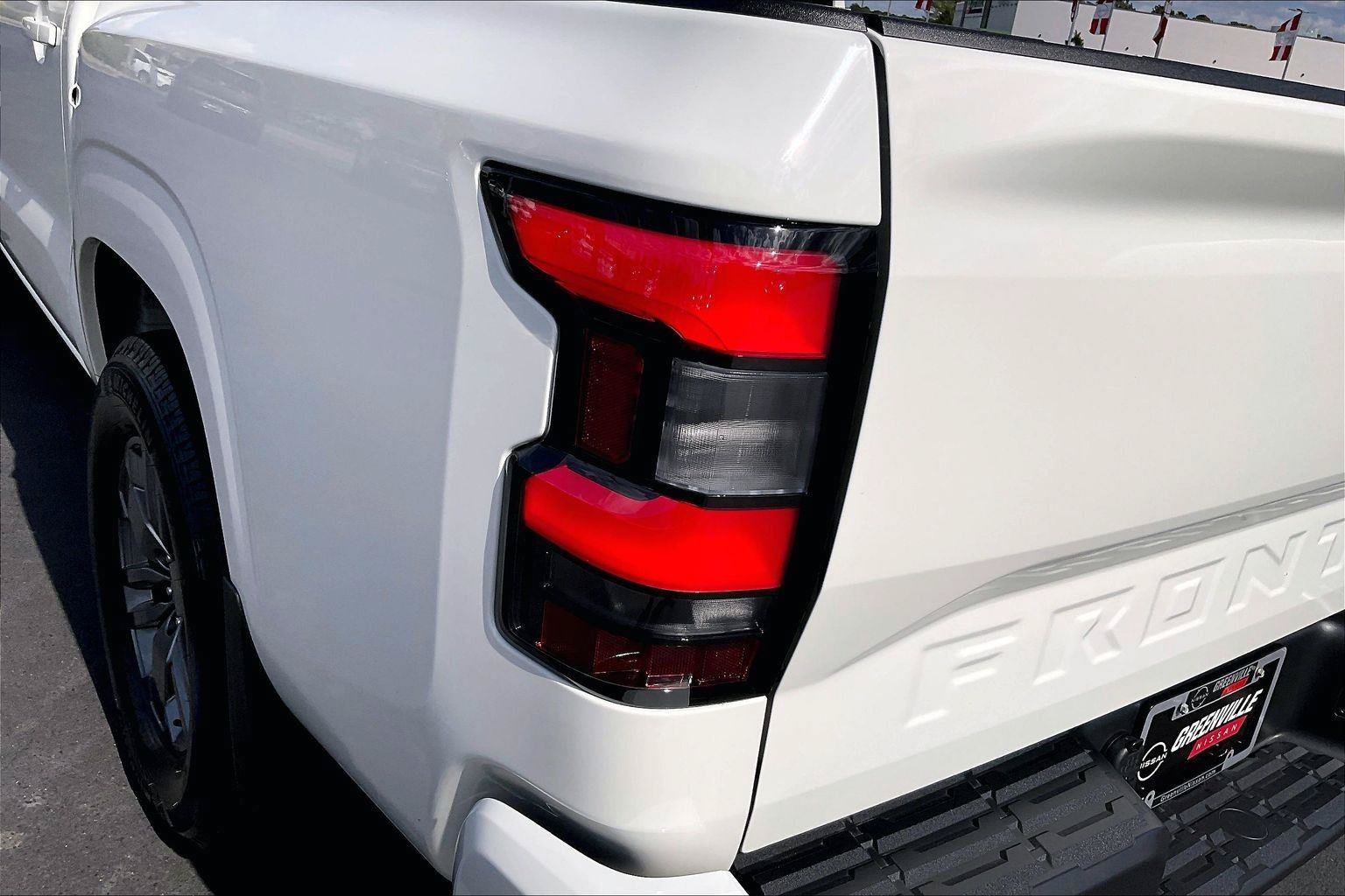 Certified 2025 Nissan Frontier SV w/ SV Convenience Package RWD image 32