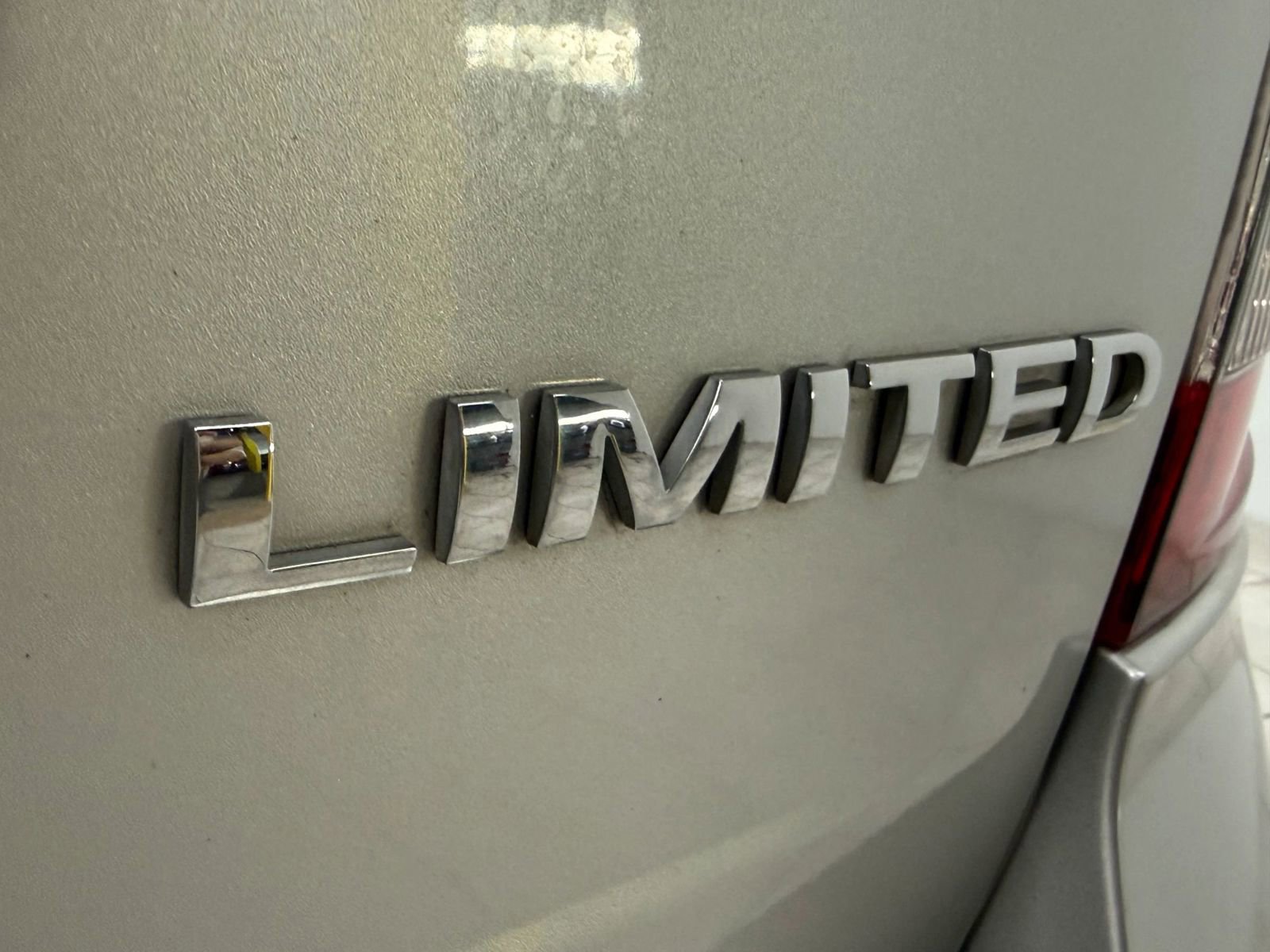 Used 2011 Ford Edge Limited FWD image 14
