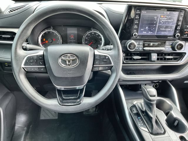 Used 2021 Toyota Highlander L FWD image 13
