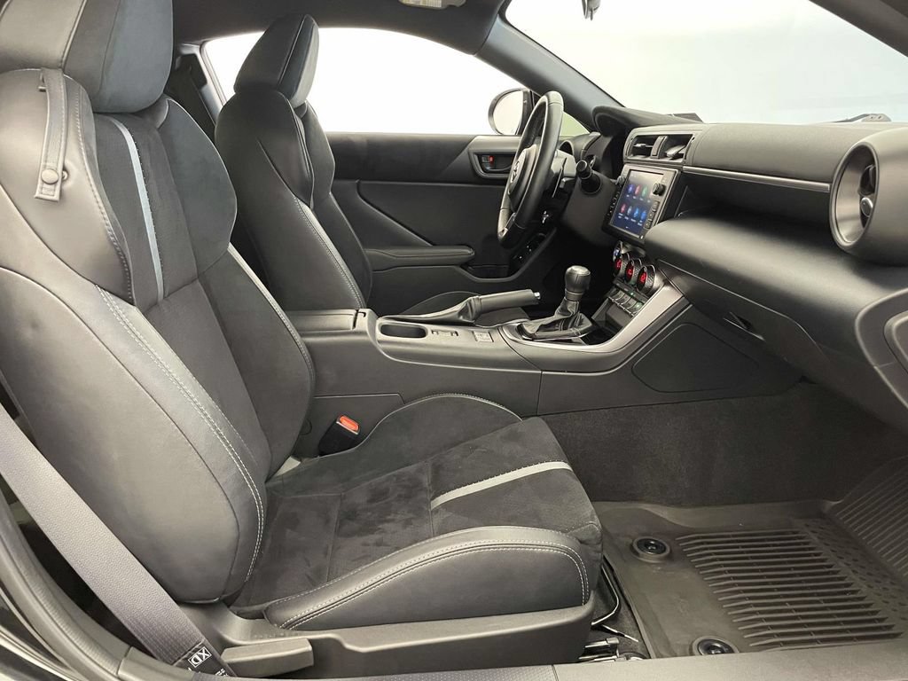 Used 2025 Toyota GR86 Premium w/ ALL Weather Mat Package (TMS) RWD image 20