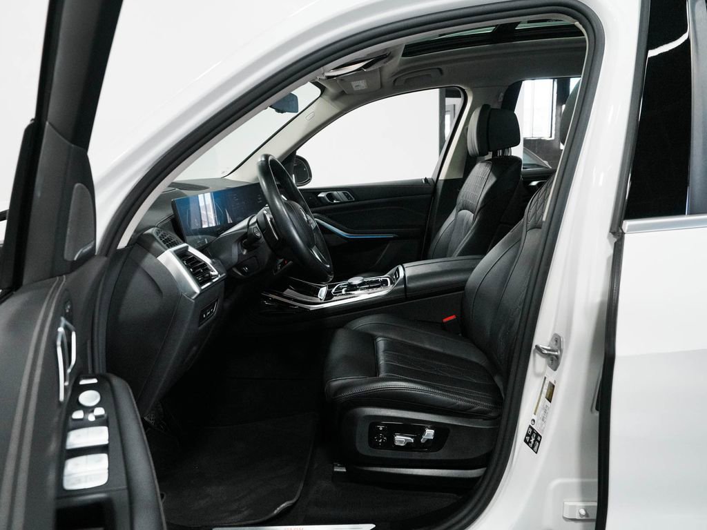 Used 2025 BMW X7 xDrive40i AWD/4WD image 31