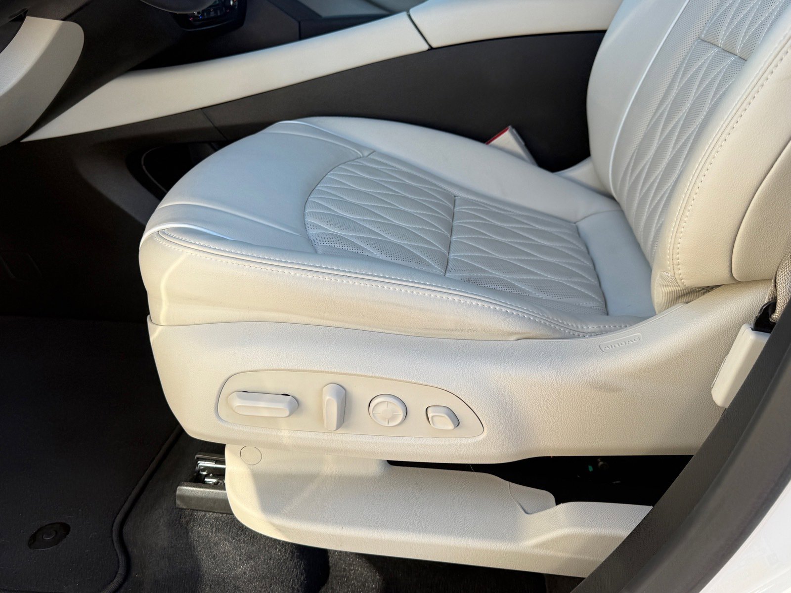 Used 2024 Buick Enclave Avenir w/ Trailering Package, 5000 lbs. image 12