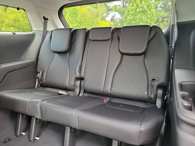 New 2027 Kia Carnival SX w/ Dark Edition Package FWD image 10