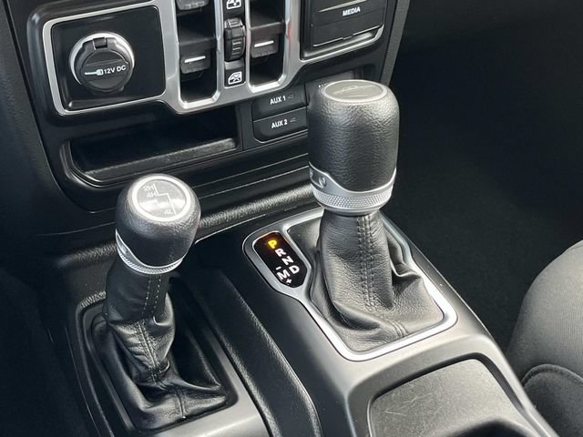 Used 2022 Jeep Gladiator Sport AWD/4WD image 30
