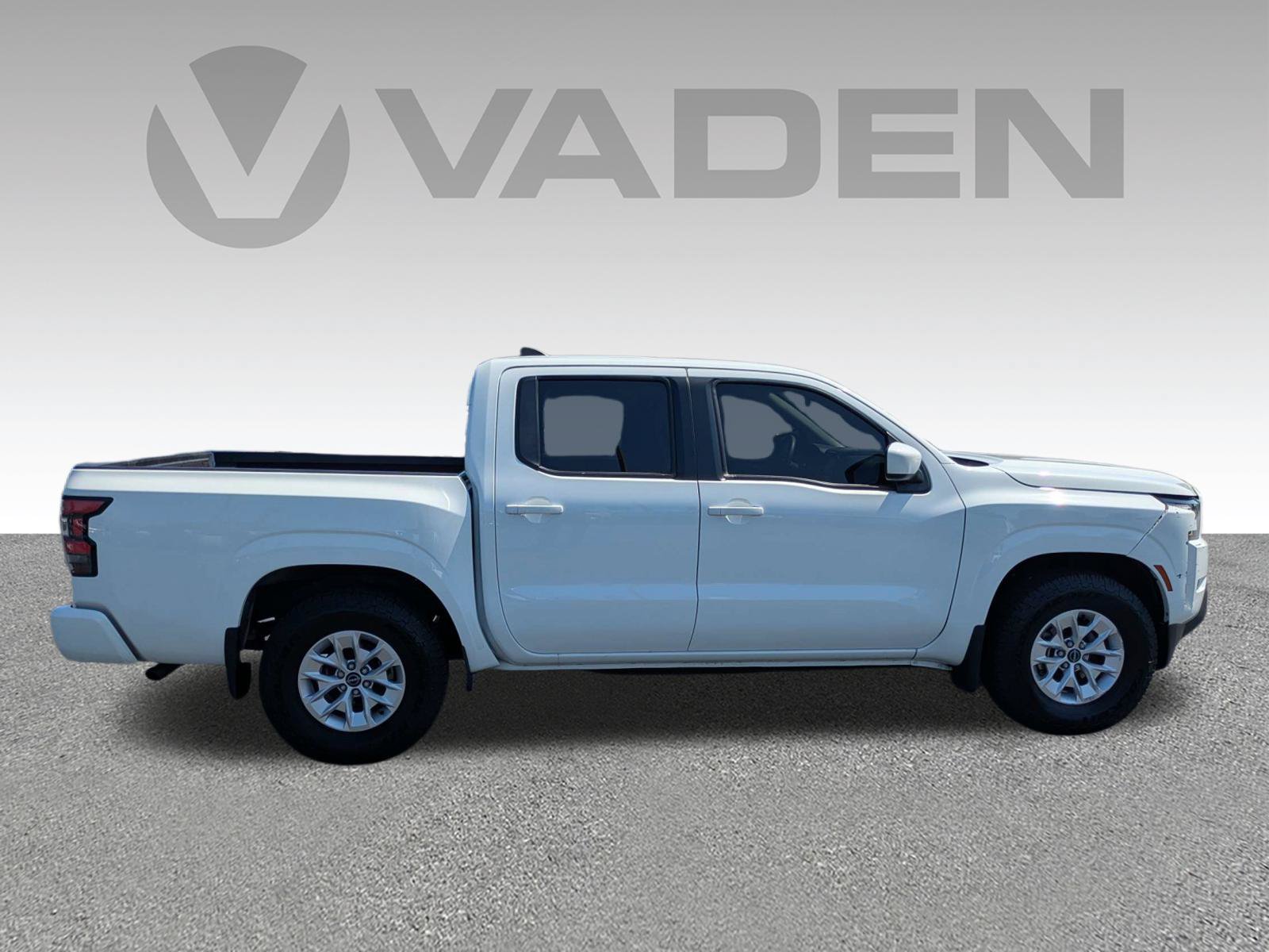 Used 2024 Nissan Frontier SV RWD image 23
