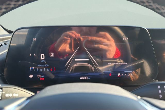 Used 2025 Chevrolet Traverse LT w/ Driver Confidence Package image 9