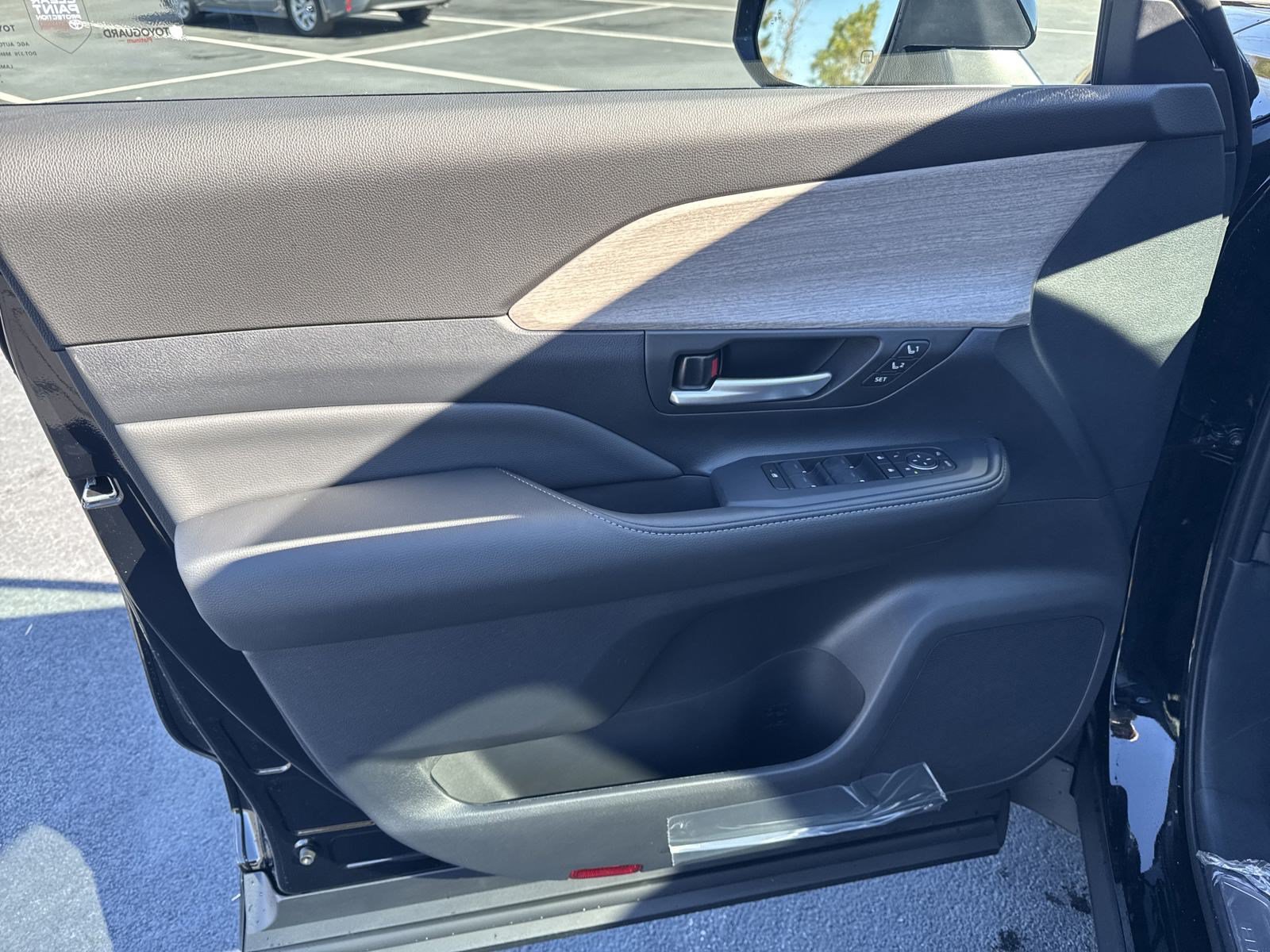 New 2025 Toyota Grand Highlander AWD Hybrid image 24