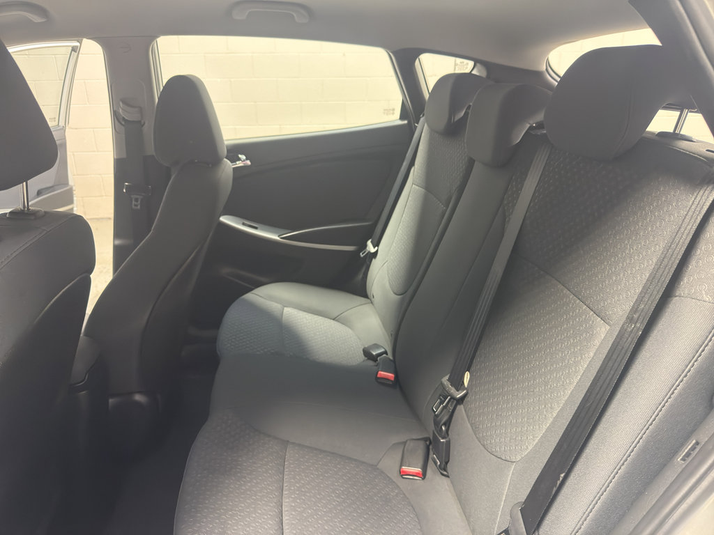 Used 2012 Hyundai Accent SE image 27